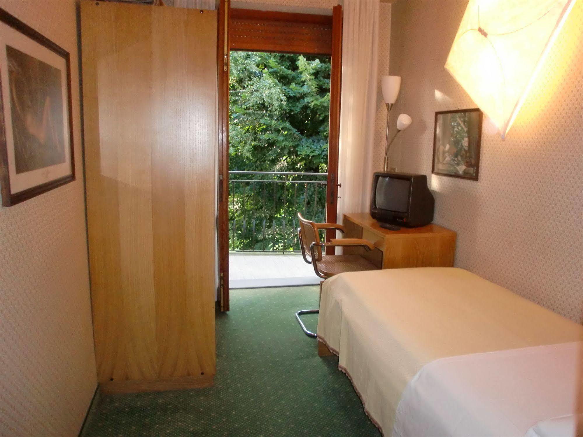 Hotel La Pergola บาร์กา ภายนอก รูปภาพ